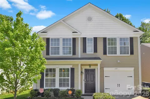 1249 Allegiance Dr, Charlotte, NC 28217