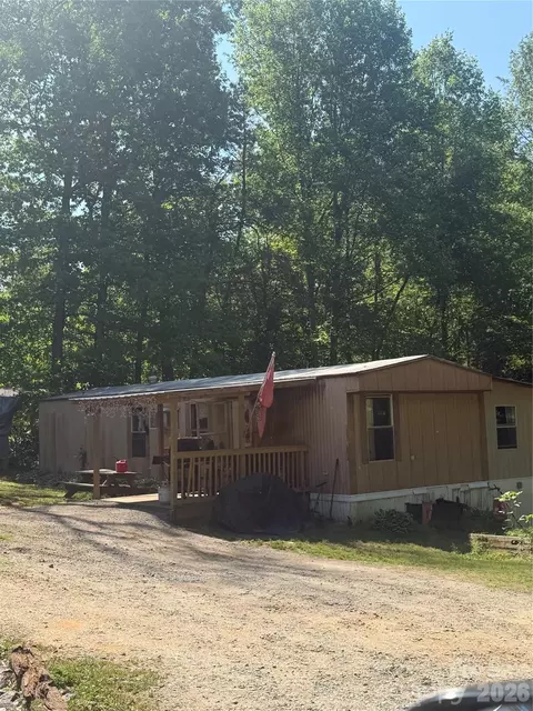1357 Airport Rhodhiss 3 Rd #3, Hickory, NC 28601