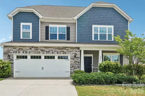 2022 Napa Valley Dr, Waxhaw, NC 28173