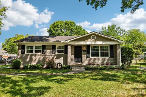 2809 Albany Ln, Charlotte, NC 28205