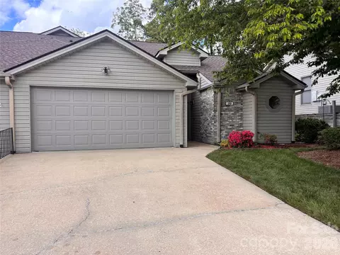 39 Tisha Ln, Hendersonville, NC 28739