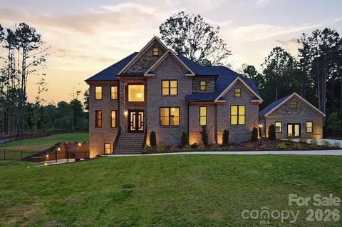 8508 Max Meadows Dr, Charlotte, NC 28227