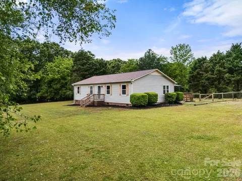 5129 Harmony Church Rd, Edgemoor, SC 29712