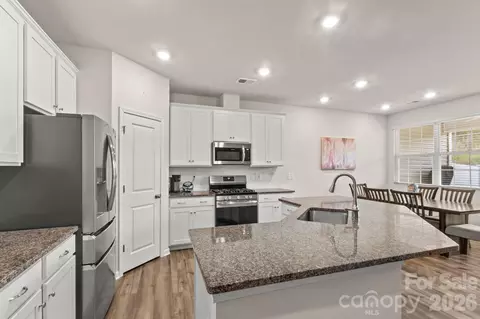 14136 Castle Nook Dr, Charlotte, NC 28273