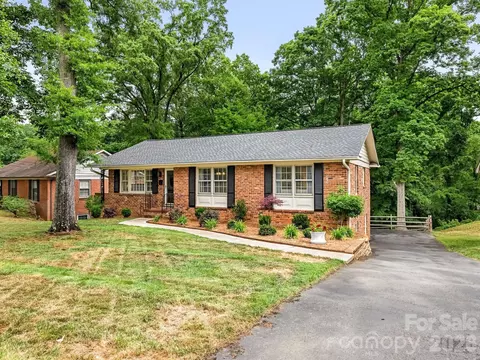 6115 Rosecrest Dr, Charlotte, NC 28210