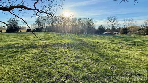 2298 Buffalo Shoals Rd, Catawba, NC 28609