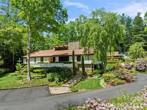 69 Forest Rd, Asheville, NC 28803