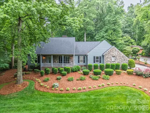 2804 Wimbledon Dr, Gastonia, NC 28056