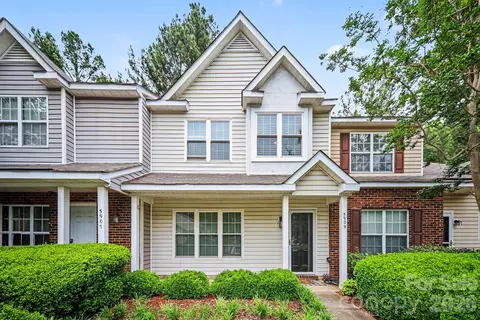 5909 Cougar Ln, Charlotte, NC 28269