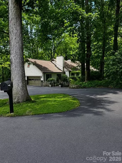 77 Oakwood Ln, Sylva, NC 28779