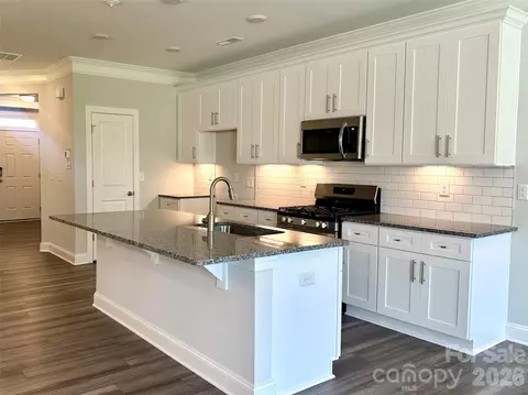 Kitchen - 118 Pointer Trl, Troutman, NC 28166 photo 2 of 2