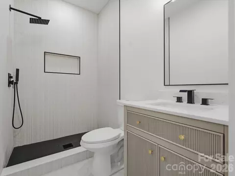 Bath - 511 Fowler Rd, Monroe, NC 28110 photo 6 of 10