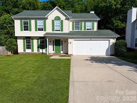 7531 Woodknoll Dr, Charlotte, NC 28217