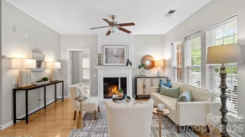 3224 Margellina Dr, Charlotte, NC 28210