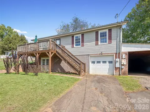 Exterior - 84 Candlelight Cir, Clyde, NC 28721 photo 4 of 7