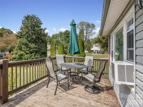 Exterior - 84 Candlelight Cir, Clyde, NC 28721 photo 2 of 7