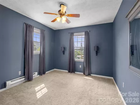 Bedroom - 84 Candlelight Cir, Clyde, NC 28721 photo 4 of 5