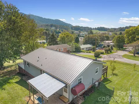 View/Area - 84 Candlelight Cir, Clyde, NC 28721 photo 2 of 4