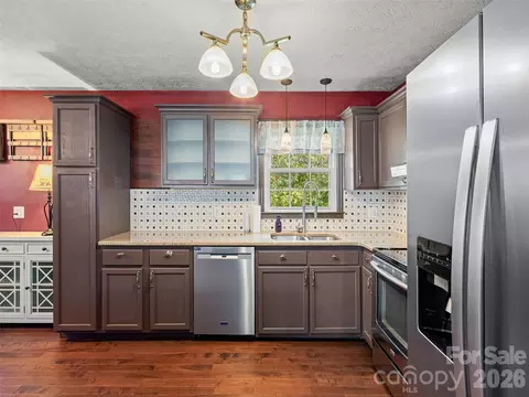 Kitchen - 84 Candlelight Cir, Clyde, NC 28721 photo 1 of 2