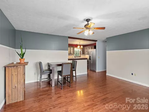 Living - 84 Candlelight Cir, Clyde, NC 28721 photo 2 of 3