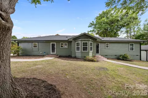 6109 Cora St, Charlotte, NC 28216