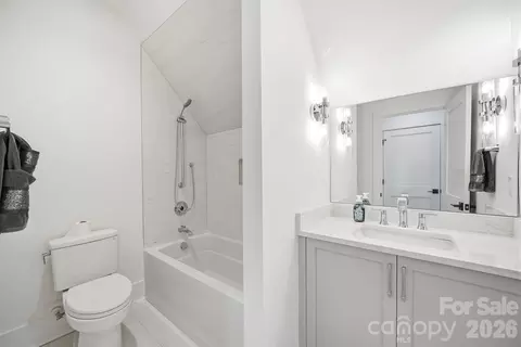 Bath - 6223 Chimney Bluff Rd, Lancaster, SC 29720 photo 6 of 6