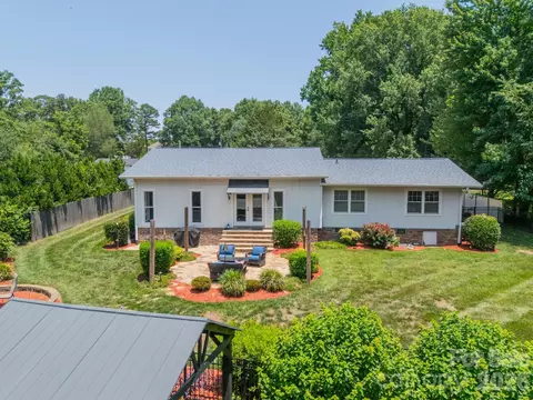 Exterior - 19533 Bustle Rd, Cornelius, NC 28031 photo 3 of 6