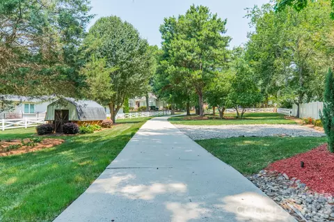 Exterior - 19533 Bustle Rd, Cornelius, NC 28031 photo 2 of 6