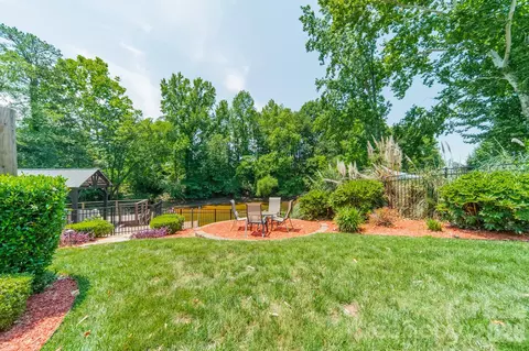 Exterior - 19533 Bustle Rd, Cornelius, NC 28031 photo 5 of 6