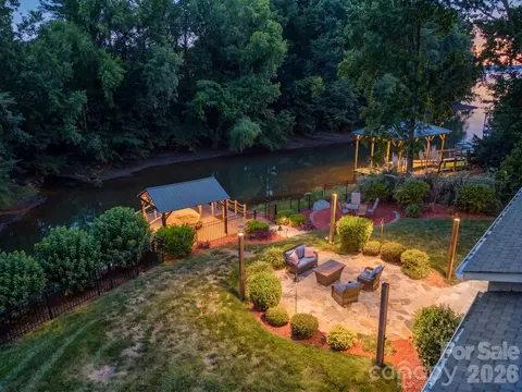 View/Area - 19533 Bustle Rd, Cornelius, NC 28031 photo 6 of 6