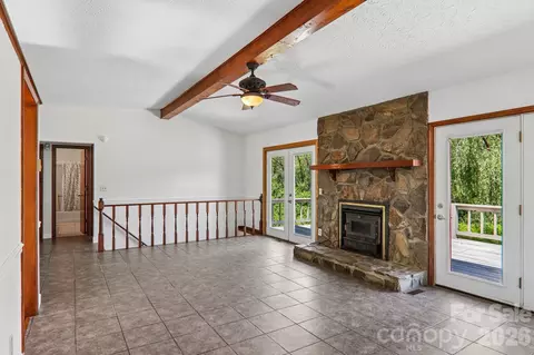 Living - 48 Chambers View Dr, Clyde, NC 28721 photo 4 of 4
