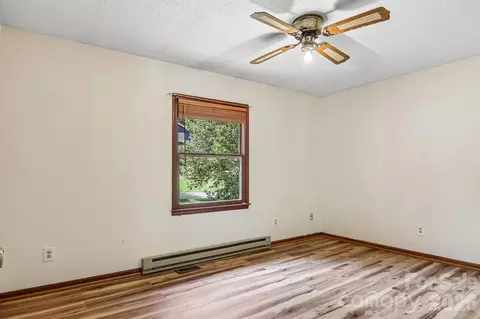 Bedroom - 48 Chambers View Dr, Clyde, NC 28721 photo 2 of 3