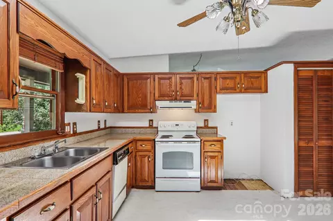 Kitchen - 48 Chambers View Dr, Clyde, NC 28721 photo 3 of 3