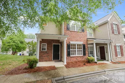8738 Twined Creek Ln, Charlotte, NC 28227