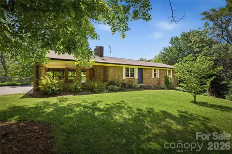 1983 Pinecrest Dr, Morganton, NC 28655