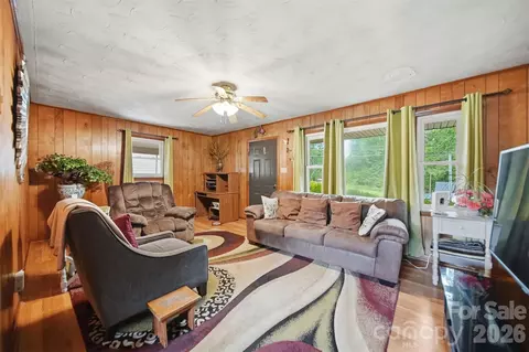 Living - 1329 33rd Se St SE, Conover, NC 28613 photo 1 of 2