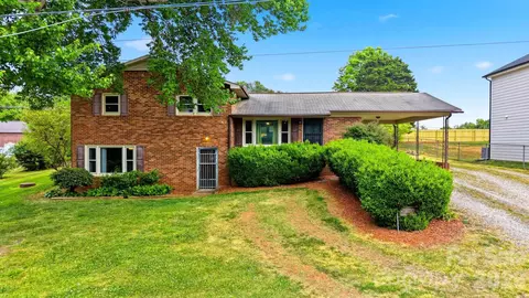 1329 33rd Se St SE, Conover, NC 28613