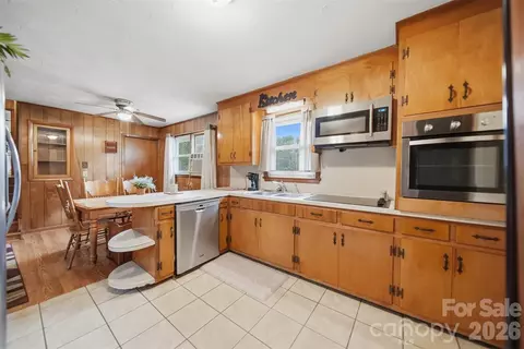 Kitchen - 1329 33rd Se St SE, Conover, NC 28613 photo 1 of 5