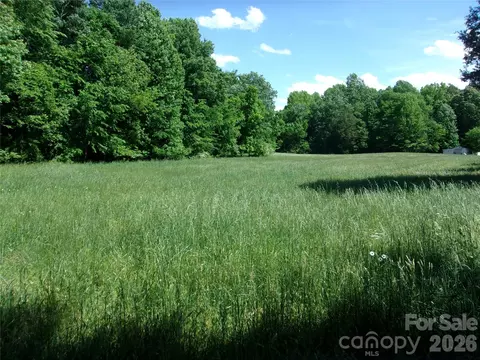 449 Longview Rd, Statesville, NC 28625