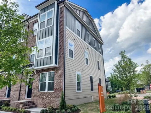 7040 Westrow Ave, Charlotte, NC 28278