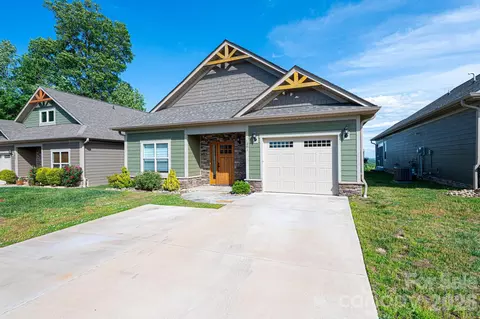 1381 River Club C8 Rdg #C8, Lenoir, NC 28645