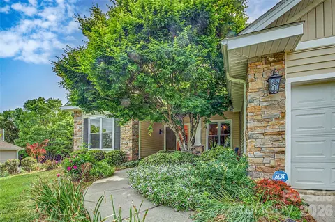 57 Talon Trail Ln, Etowah, NC 28729