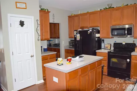 Kitchen - 2007 Streamlet Way, Monroe, NC 28110 photo 5 of 6