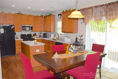 Kitchen - 2007 Streamlet Way, Monroe, NC 28110 photo 3 of 6