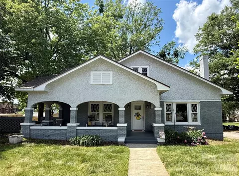 2709 N Main Ave, Newton, NC 28658