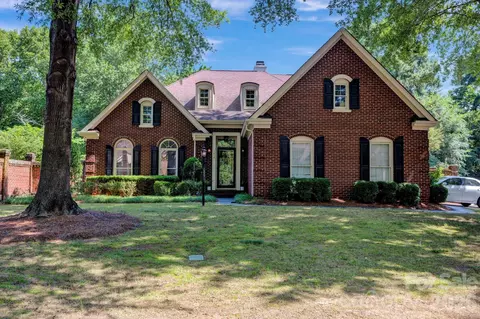 7014 Walton Heath Ln, Charlotte, NC 28277