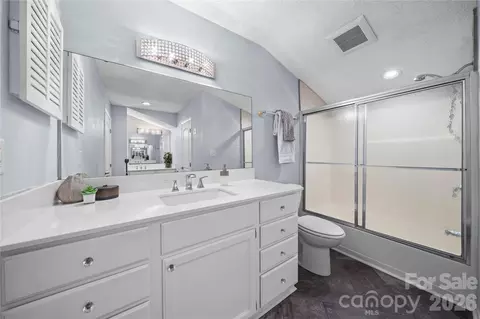 Bath - 78 Ridgeport Rd, Clover, SC 29710 photo 1 of 3