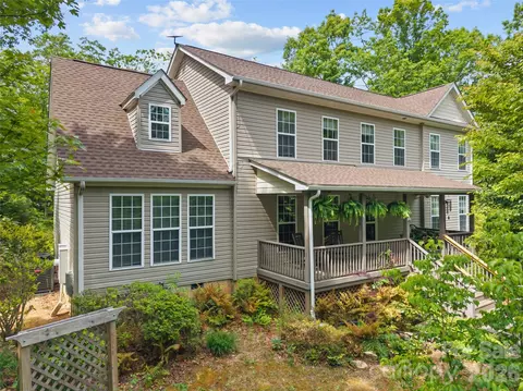 103 Old Southside Rd, Saluda, NC 28773