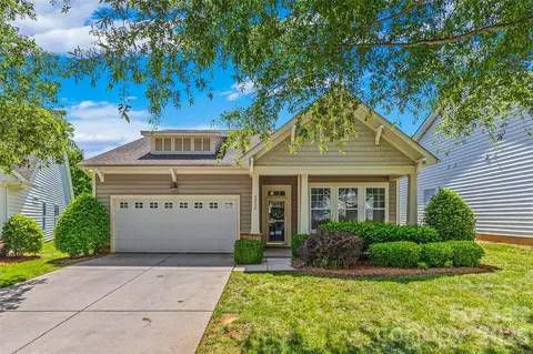 4232 Sourwood Ct, Fort Mill, SC 29707