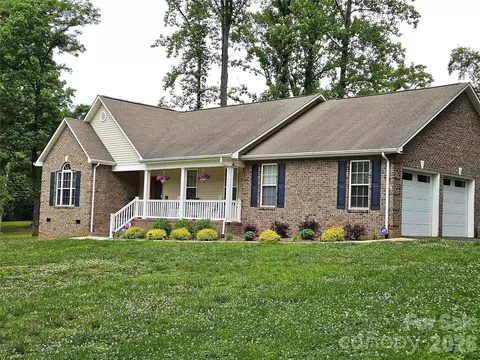 111 Old Hickory Dr, Morganton, NC 28655